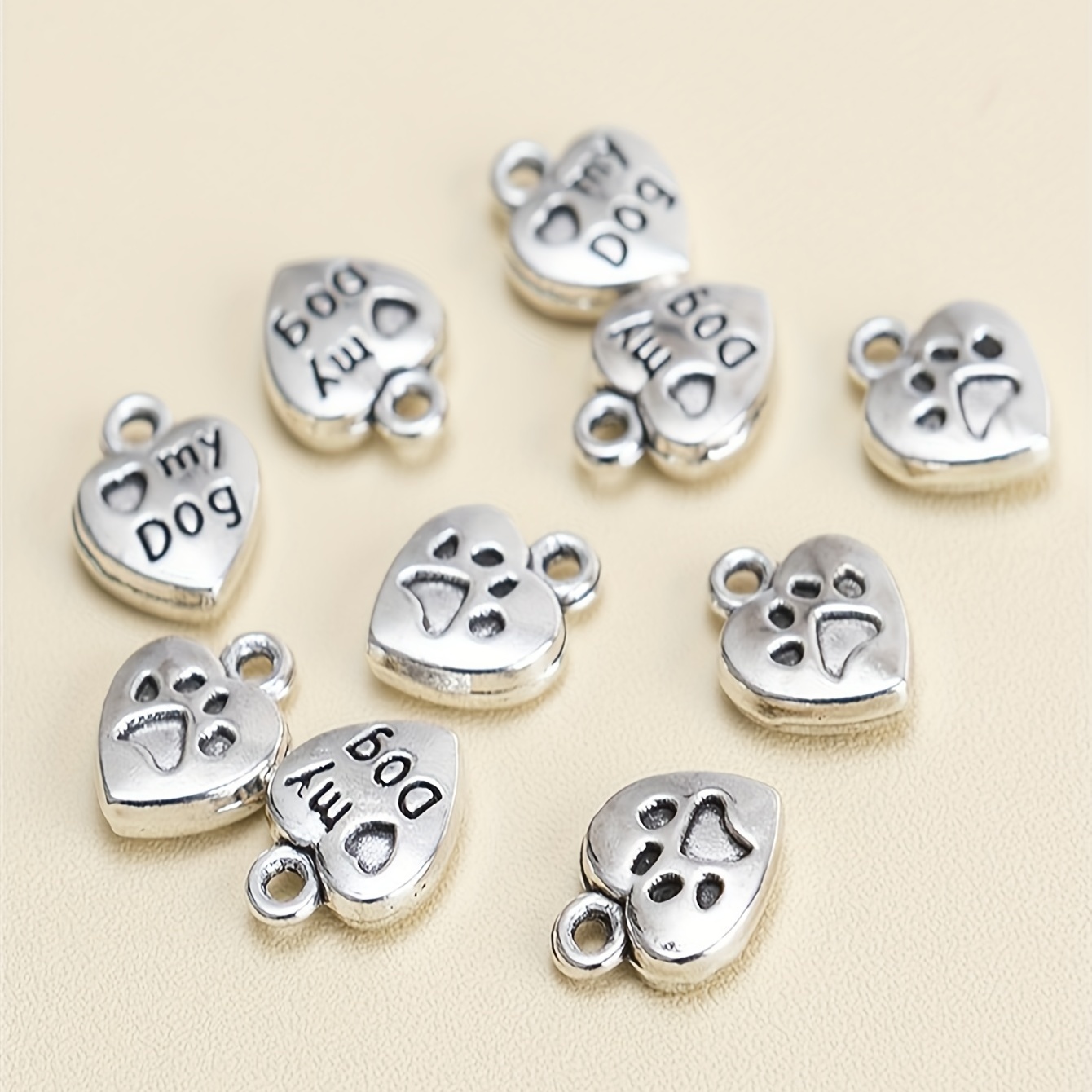 20pcs Heart Shape Clew Print Dog Detail Pendants 13x10mm